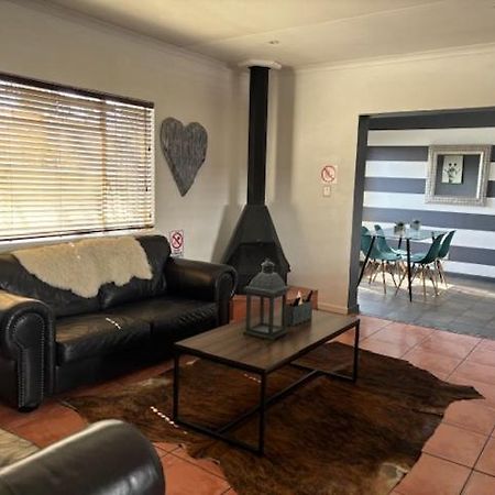 Karoo Heart Apartment โบฟอร์ตเวสต์ ภายนอก รูปภาพ