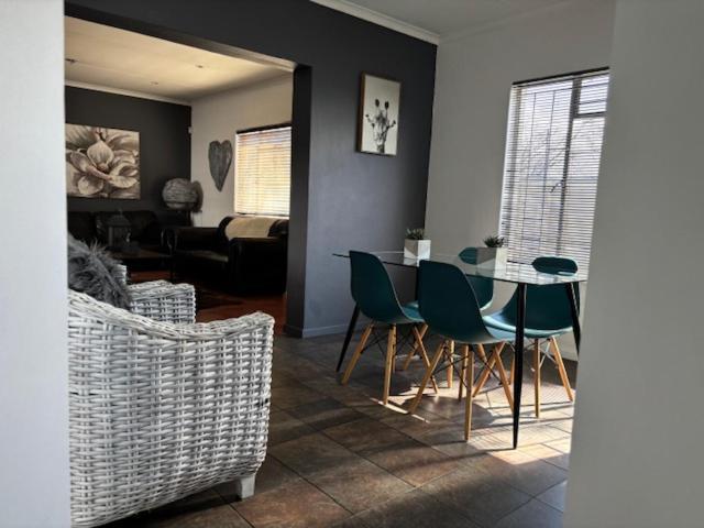 Karoo Heart Apartment โบฟอร์ตเวสต์ ภายนอก รูปภาพ